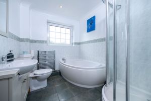 Family  bathroom- click for photo gallery